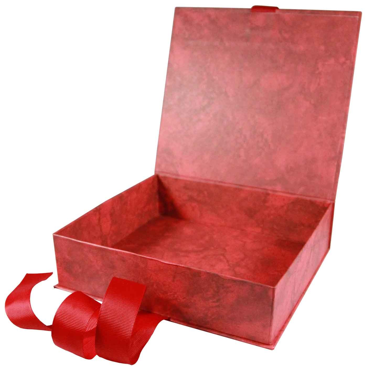 Цена: 153.86 руб. Коробка подарочная, 200*180*50 мм, переплетная бумага "Гроза красная"