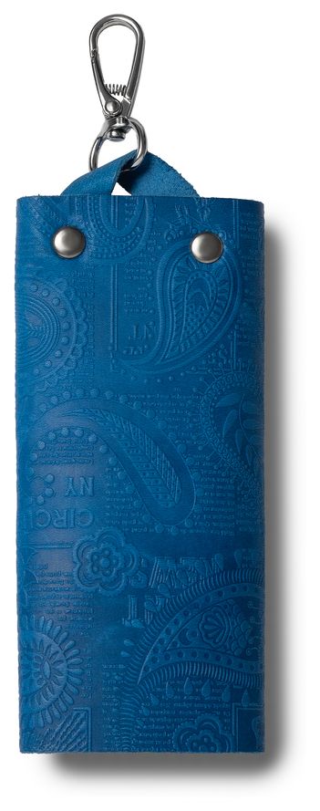 Цена: 182.00 руб. Ключница из натуральной кожи на кнопке, голубая, тиснение "Индийский орнамент"